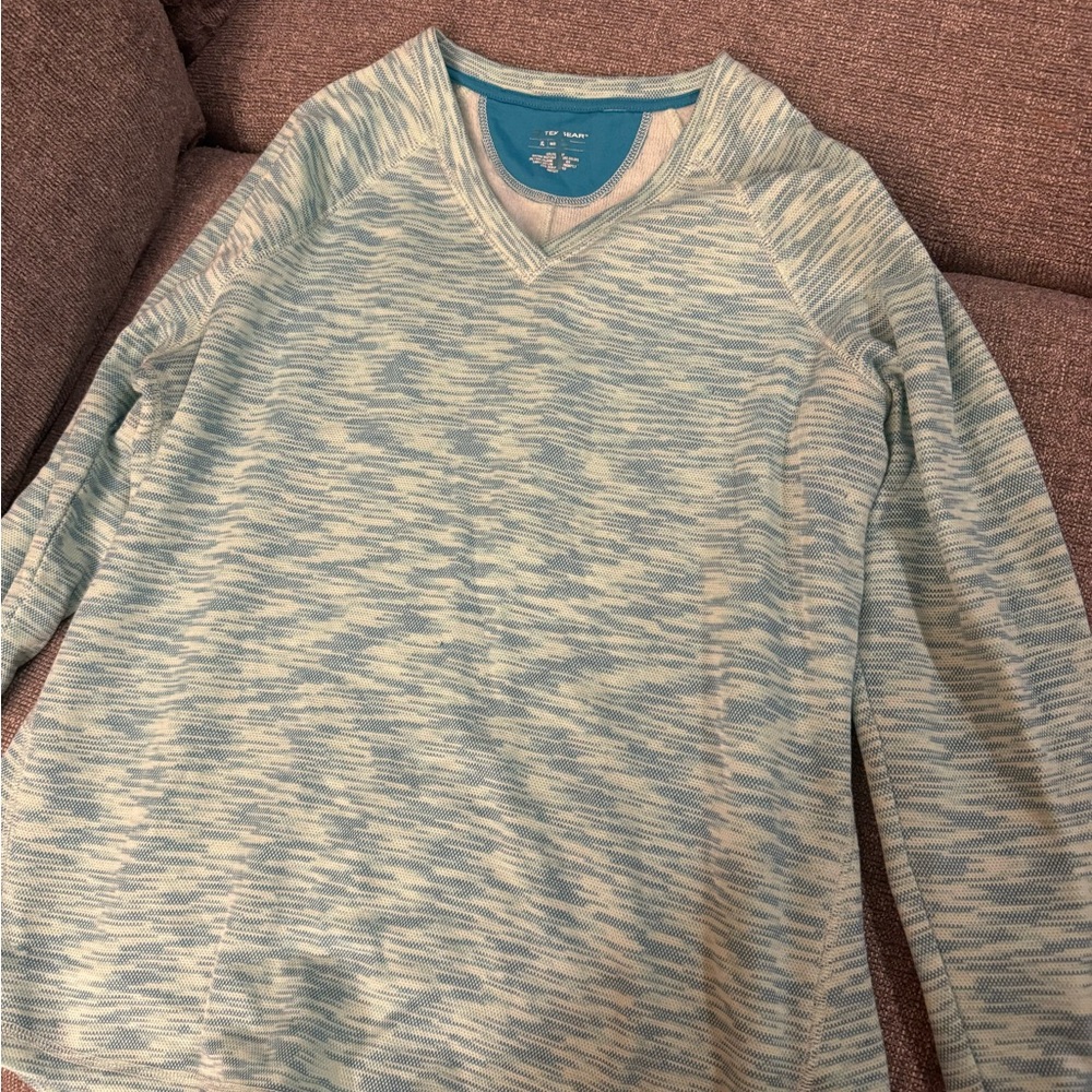 Tek Gear Men’s Light Blue V-Neck Sweater
